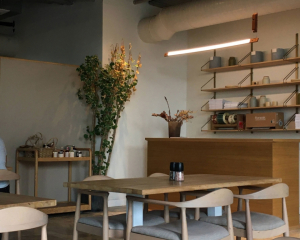 Mobilier comercial la comanda